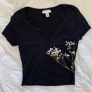 TOPSHOP Size 4|| Cropped Black Ribbed Tee